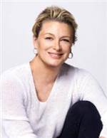 Author Kristin Hannah